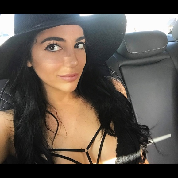 Meet your Posher, Marie-therese - Picture 3 of 4